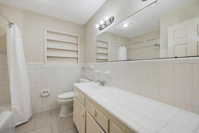 5554 Beechnut Street, Houston, TX 77096