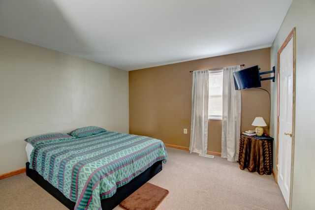 754 Governor Road, Valparaiso, IN 46385