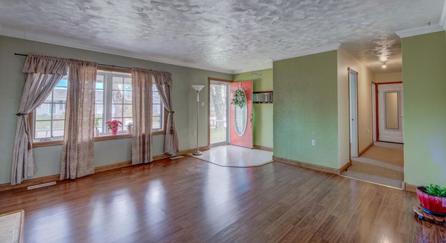 754 Governor Road, Valparaiso, IN 46385