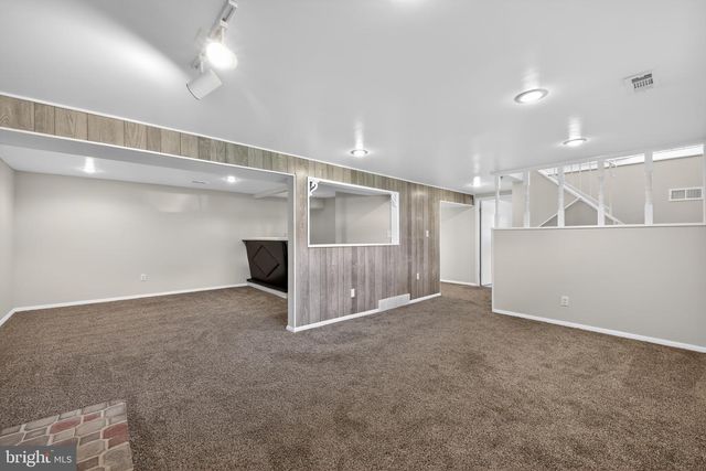 211 HOBART DR, Clementon, NJ 08021