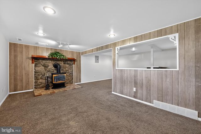 211 HOBART DR, Clementon, NJ 08021
