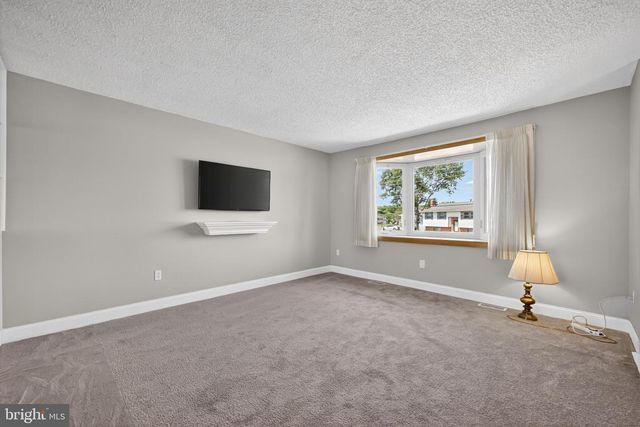 211 HOBART DR, Clementon, NJ 08021