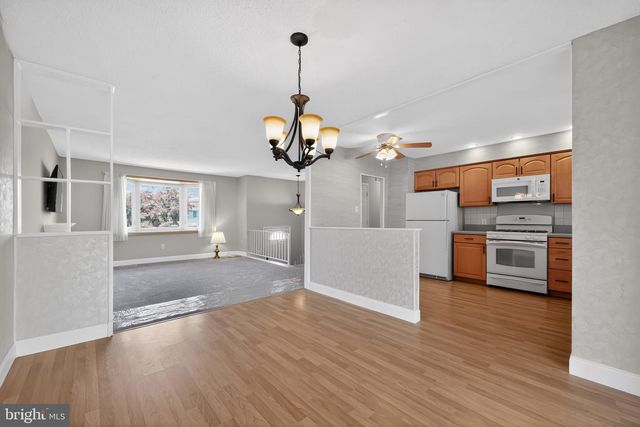 211 HOBART DR, Clementon, NJ 08021