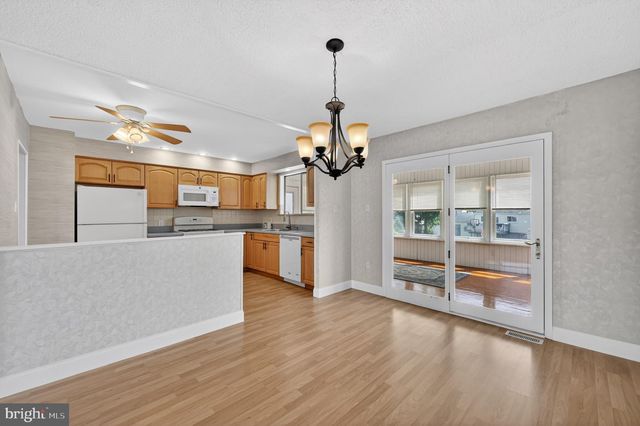 211 HOBART DR, Clementon, NJ 08021