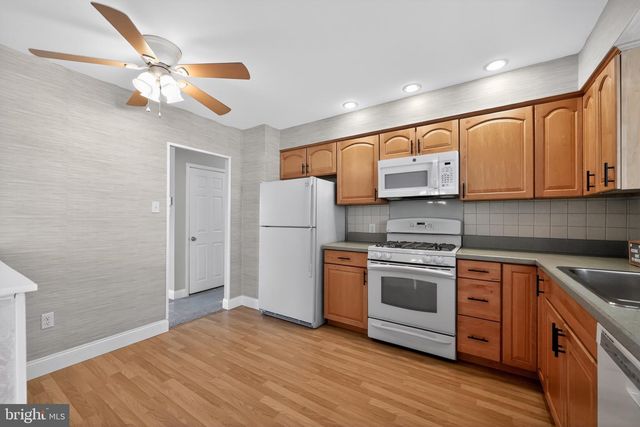 211 HOBART DR, Clementon, NJ 08021