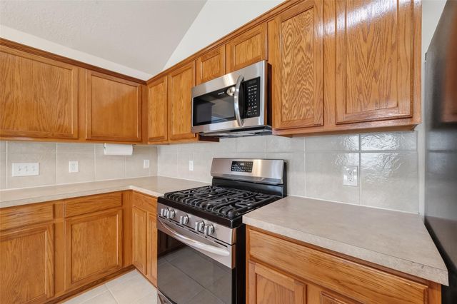 9830 Lynette Falls Drive, Houston, TX 77095