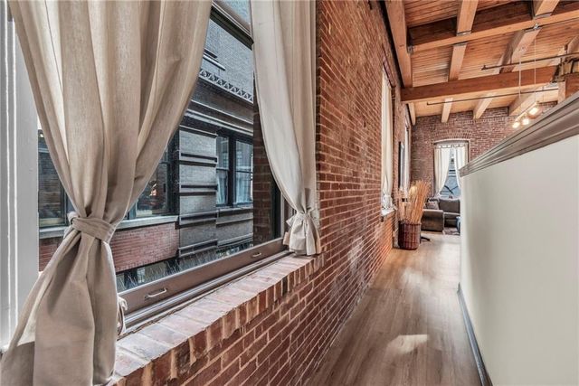 308 W 8th Street 201, Kansas City, MO 64105