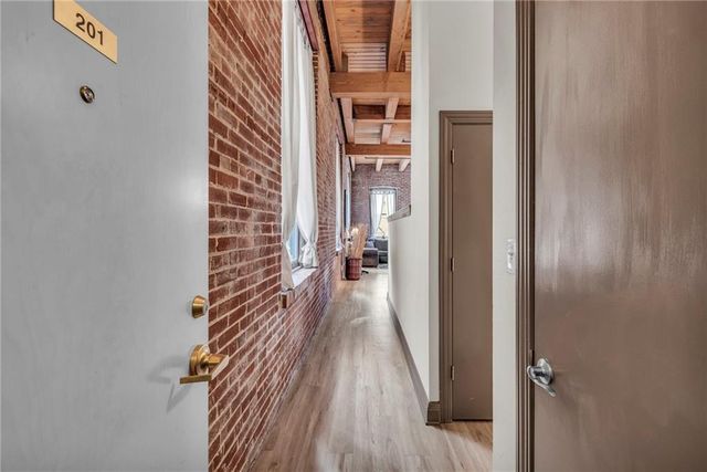 308 W 8th Street 201, Kansas City, MO 64105