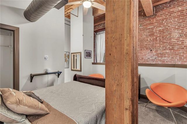 308 W 8th Street 201, Kansas City, MO 64105