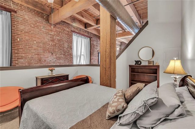 308 W 8th Street 201, Kansas City, MO 64105