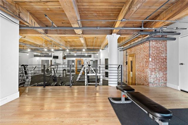 308 W 8th Street 201, Kansas City, MO 64105