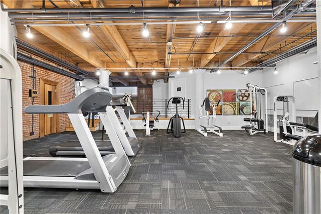 308 W 8th Street 201, Kansas City, MO 64105