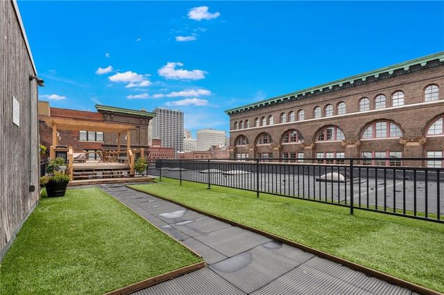 308 W 8th Street 201, Kansas City, MO 64105