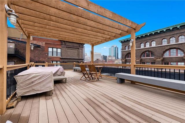 308 W 8th Street 201, Kansas City, MO 64105