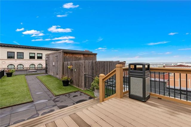 308 W 8th Street 201, Kansas City, MO 64105