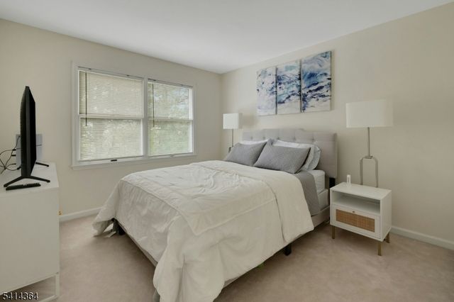 48 Glen Eagles Rd, Washington Twp., NJ 07882