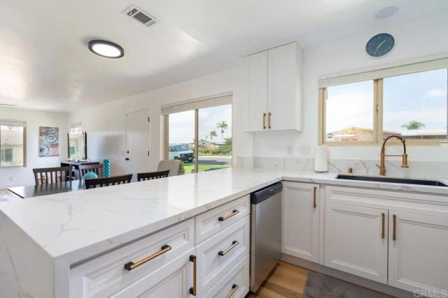 1025 Plover Way, Oceanside, CA 92057
