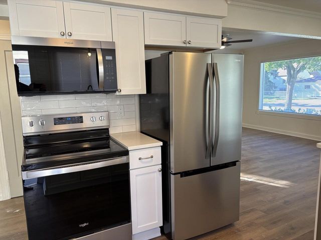 655 S Oak Park COURT, Milwaukee, WI 53214