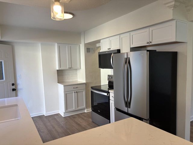 655 S Oak Park COURT, Milwaukee, WI 53214