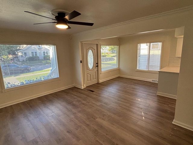 655 S Oak Park COURT, Milwaukee, WI 53214