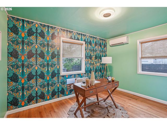 7921 Ne CLACKAMAS St, Portland, OR 97213