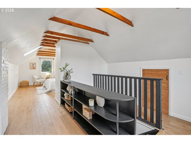 7921 Ne CLACKAMAS St, Portland, OR 97213