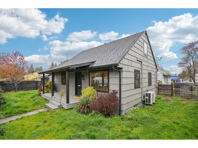 7921 Ne CLACKAMAS St, Portland, OR 97213