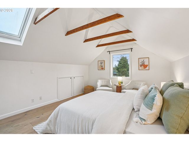 7921 Ne CLACKAMAS St, Portland, OR 97213