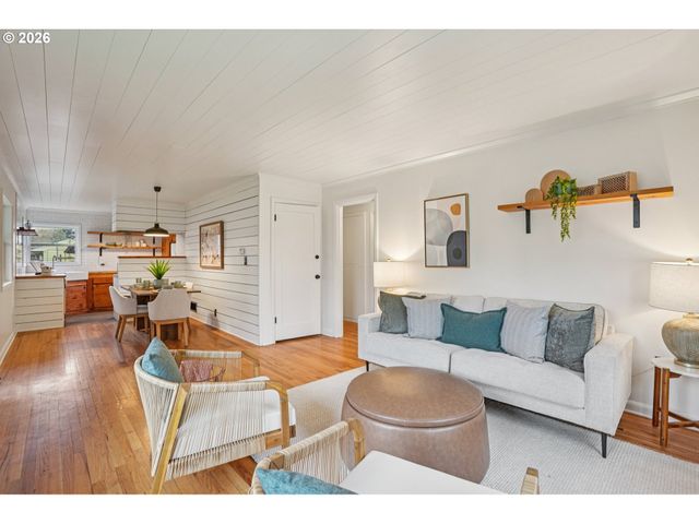 7921 Ne CLACKAMAS St, Portland, OR 97213