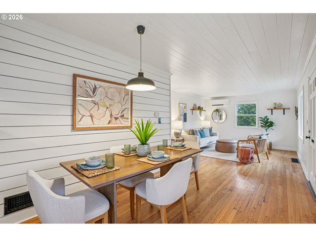 7921 Ne CLACKAMAS St, Portland, OR 97213