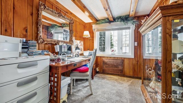 313 Wisconsin Avenue, Gladstone, MI 49837