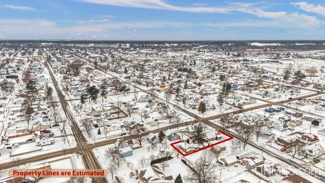 313 Wisconsin Avenue, Gladstone, MI 49837