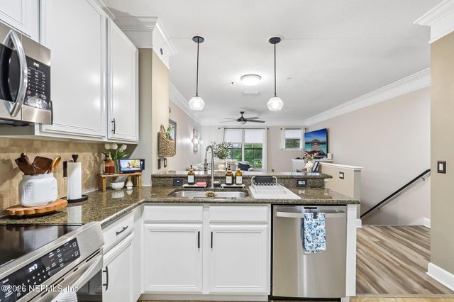 9823 TAPESTRY PARK Circle 303, Jacksonville, FL 32246
