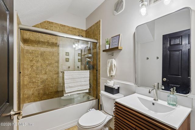 9823 TAPESTRY PARK Circle 303, Jacksonville, FL 32246