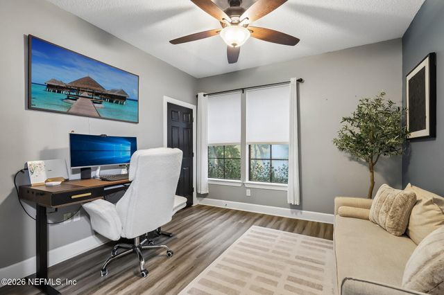 9823 TAPESTRY PARK Circle 303, Jacksonville, FL 32246