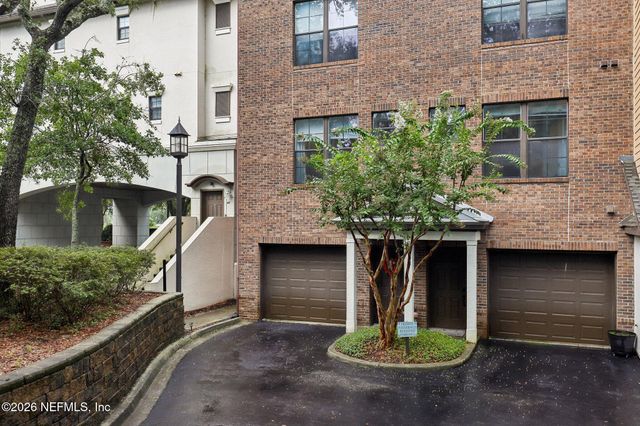 9823 TAPESTRY PARK Circle 303, Jacksonville, FL 32246