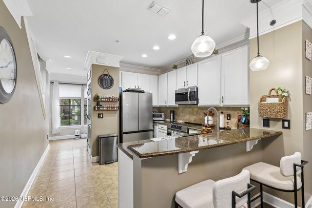 9823 TAPESTRY PARK Circle 303, Jacksonville, FL 32246
