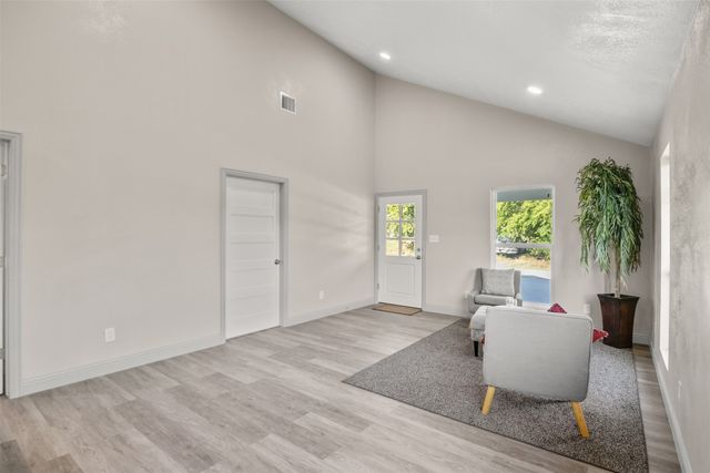 5702 Arkansas Trail, Granbury, TX 76048