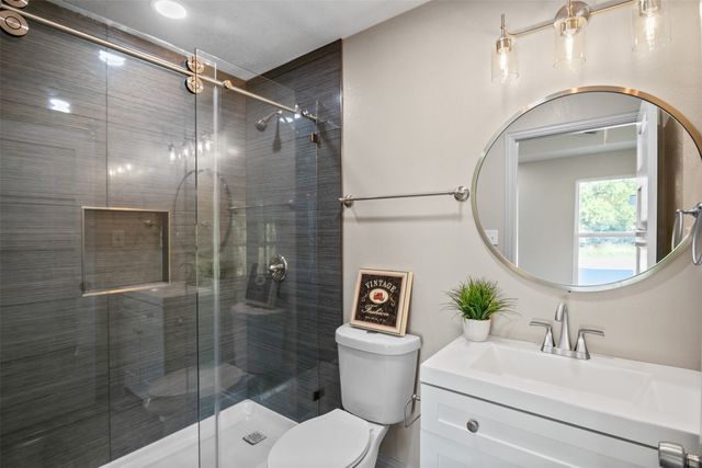 5702 Arkansas Trail, Granbury, TX 76048