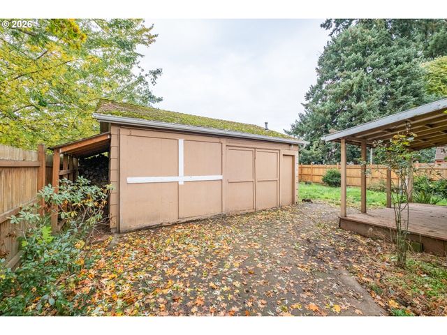 240 S 7TH St, Lebanon, OR 97355