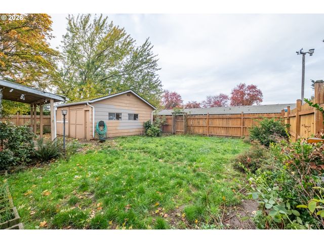 240 S 7TH St, Lebanon, OR 97355