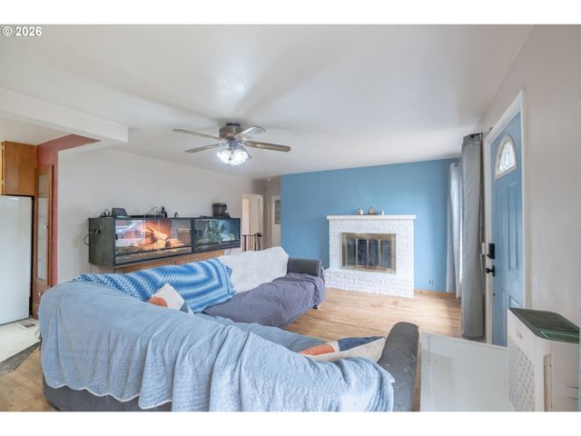 240 S 7TH St, Lebanon, OR 97355