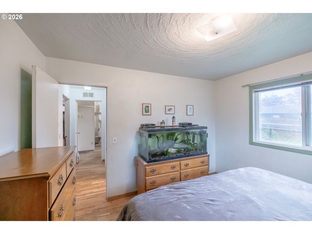 240 S 7TH St, Lebanon, OR 97355