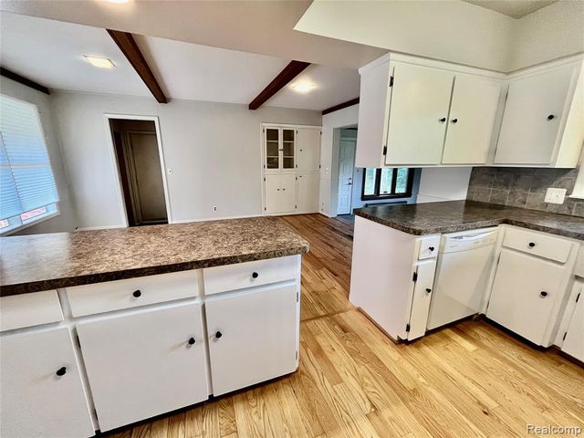 6901 Woodbank Drive, Bloomfield Hills, MI 48301