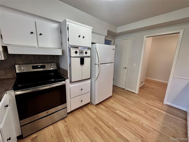 6901 Woodbank Drive, Bloomfield Hills, MI 48301