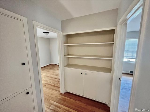 6901 Woodbank Drive, Bloomfield Hills, MI 48301