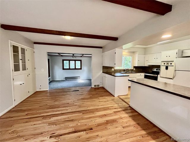 6901 Woodbank Drive, Bloomfield Hills, MI 48301