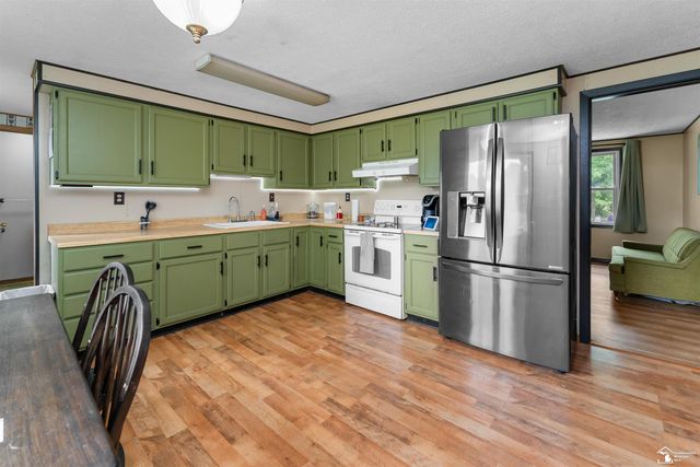 12953 Lavigne Road, La Salle, MI 48145