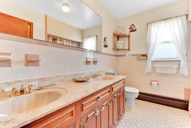 335 Maple Place, Keyport, NJ 07735