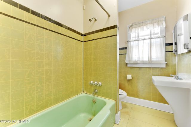 335 Maple Place, Keyport, NJ 07735